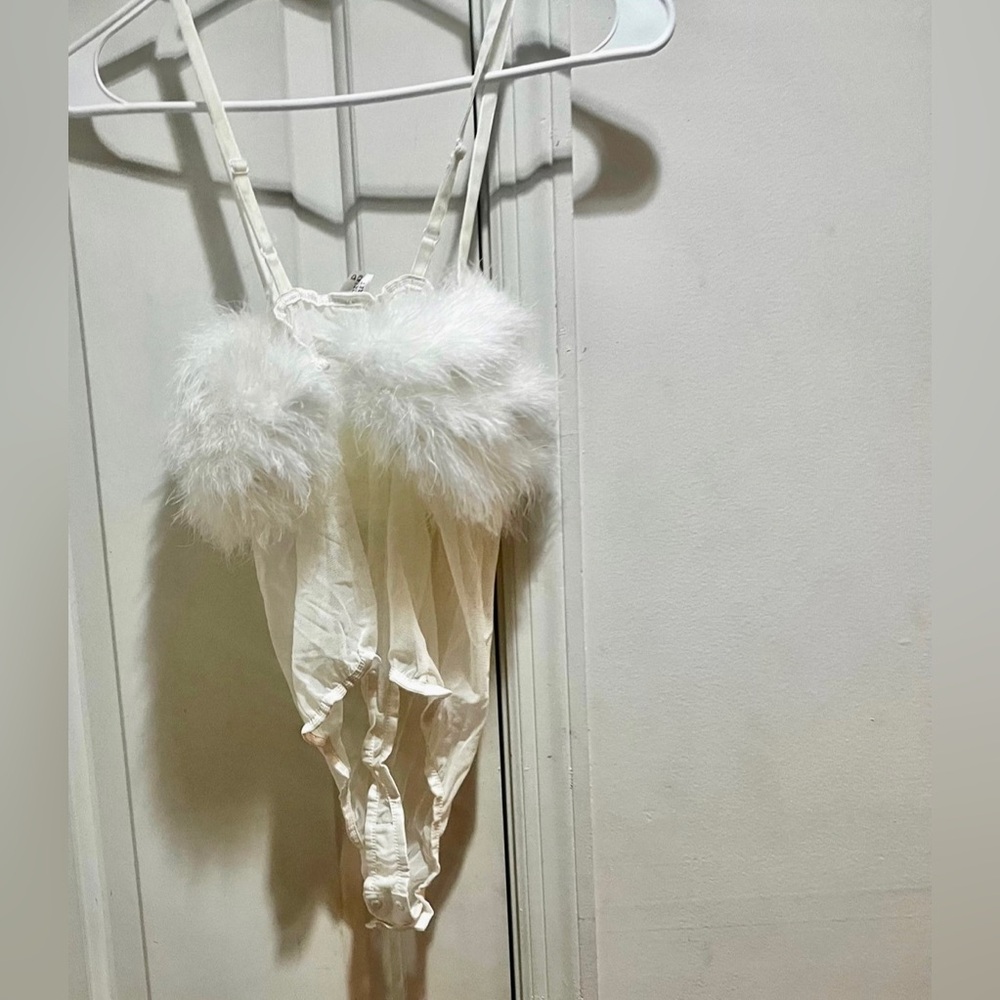 NWT Victoria's Secret Vintage Sexy White Mesh Bodysuit with Faux Feather Trim - Picture 3 of 15